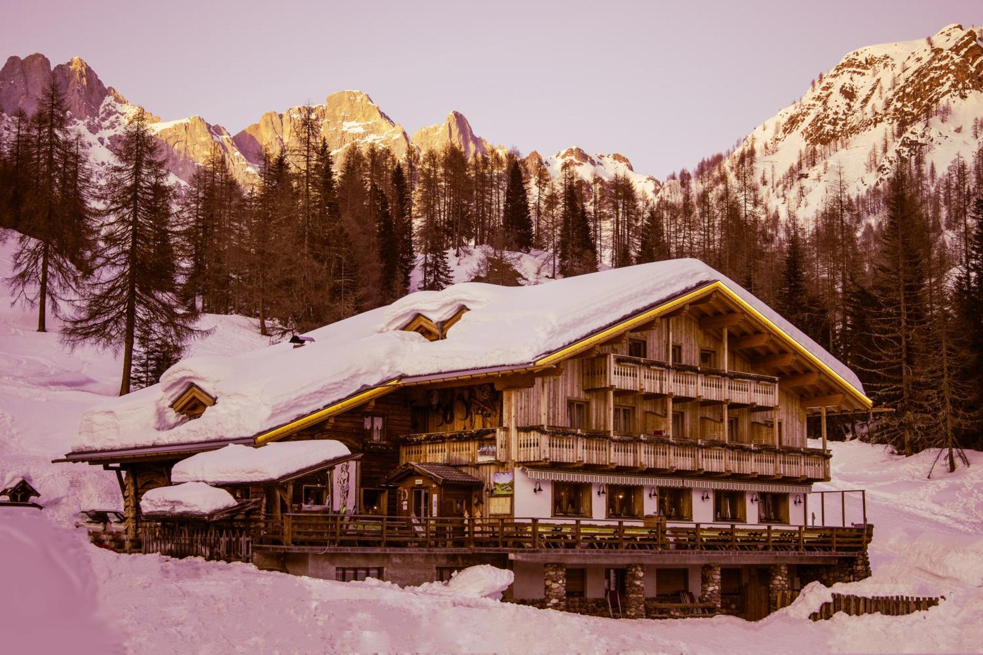 Rifugio Flora Alpina Passo San Pellegrino Exterior foto